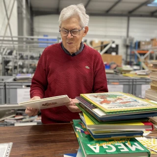 Jean-Marc, bénévole au tri des livres